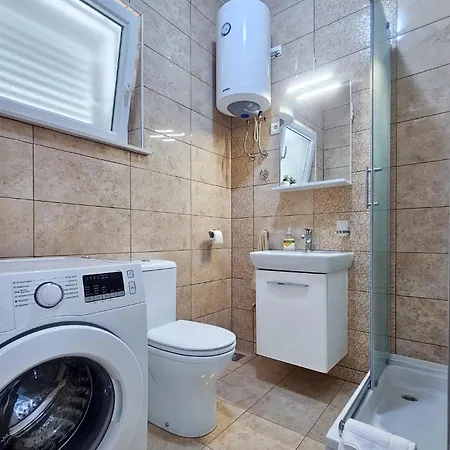 Gorgeous In Bajnice Jesenice Apartamento Krilo